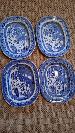 Blue willow collection