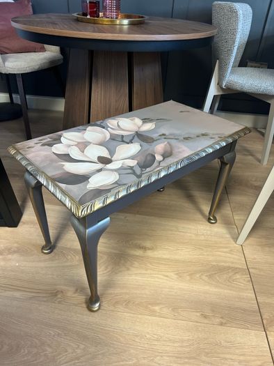 Renewed coffee table with canvas