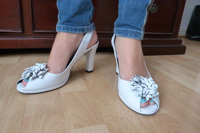 White leather shoes, fully leather UK6