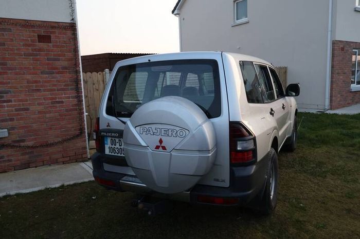 2000 Mitsubishi Pajero 3.5 V6 petrol