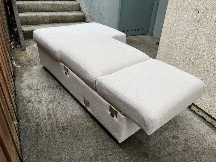 left chaise longue of sofa bed