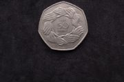 Great Britain : 1973 Commemorative 50p Coin - Circle of Hands