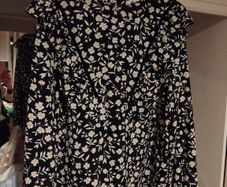 Floral Blouse with ruffle size 14