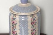 The Pottery Yard Handmade Airtight Biscuit Jar