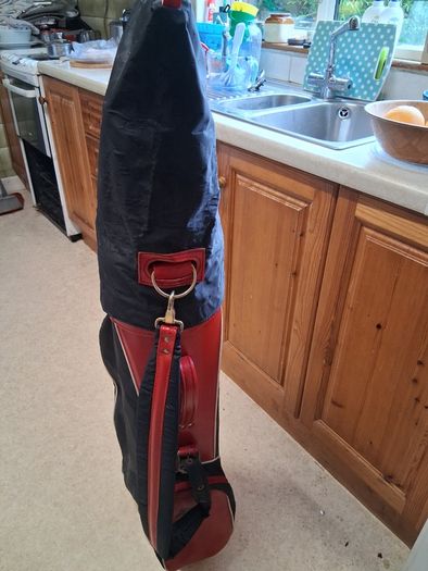 Ladies Golf Clubs. Complete Matching Set Of Ladies Right Handed Graphite Shafted Golf Clubs In Excellent Condition.