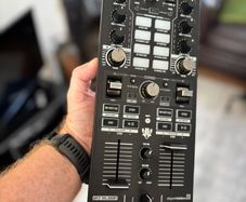 Dj Reloop Mixtour Pro