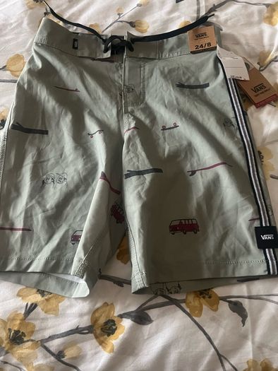 Boys BNWT Vans shorts age 8