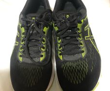 Mens Ascis trainers size 40 (uk 6) worn once reduced