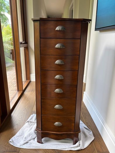 Tall Jewellery Storage Cabinet / Pres