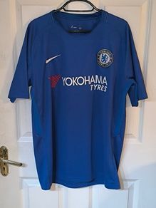 Chelsea jersey size large