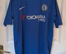 Chelsea jersey size large