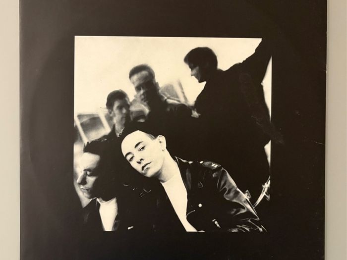 The Mighty Lemon Drops - Laughter. Release by the Wolverhampton band championed by Noel Gallagher. With printed inner sleeve. In super condition.