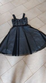 Bnwt size 8 de large was 148 dollars