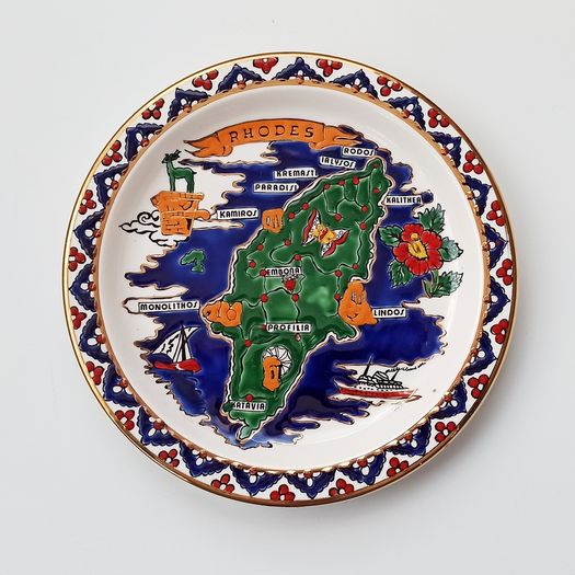 Decorative wall ceramic plate from Rhodes, Greece with 24k gold trim by Ibiscus Ceramics and Ceramica Olimpia S. A.   diameter 25cm