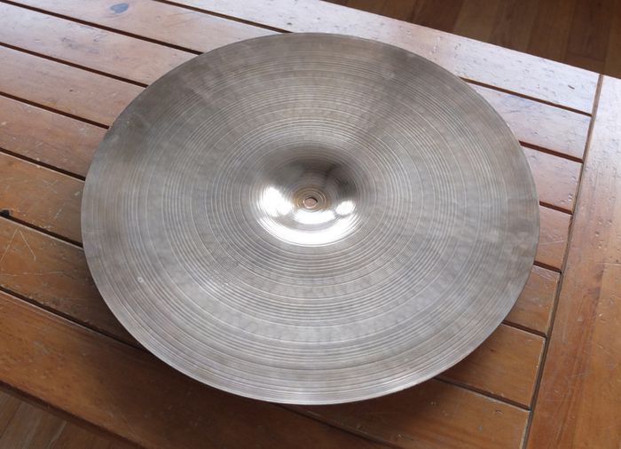 Paiste 2002 Black Label 18inch Med Crash Cymbal.