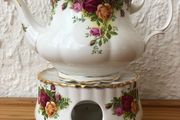 Rare Royal Albert Old Country Roses teapot and tea warmer