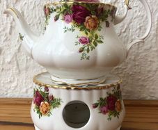 Rare Royal Albert Old Country Roses teapot and tea warmer