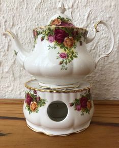 Rare Royal Albert Old Country Roses teapot and tea warmer