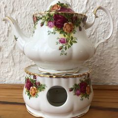 Rare Royal Albert Old Country Roses teapot and tea warmer