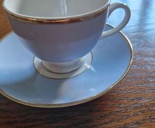 Doulton tea cups and saucers