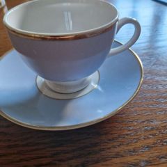 Doulton tea cups and saucers