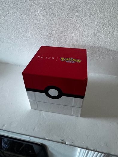 Novelty Pokeball Earbuds Set For Parts Or Display Prop Only