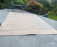 Large grey/beige rug 2.9m x 3.95m