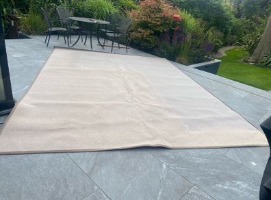 Large grey/beige rug 2.9m x 3.95m