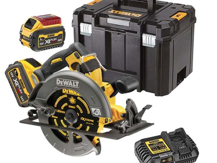 DeWalt DCS578T2 54V FlexVolt High Power Circular Saw 190mm 2 x 6.0Ah Batteries