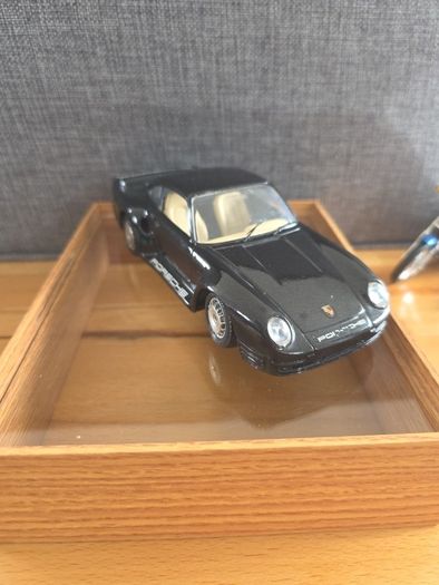 Title: Vintage Bburago Porsche 959 Diecast Model Car 1:24 - Black - Made in Italy  .
