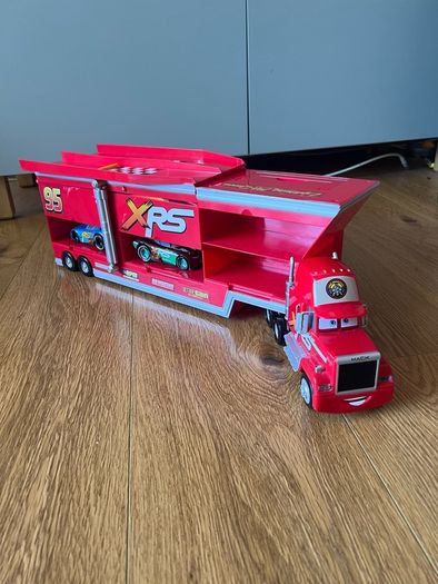 Disney Cars Lightning Mcqueen, Mack Carrier Stunt Race Toy Playset