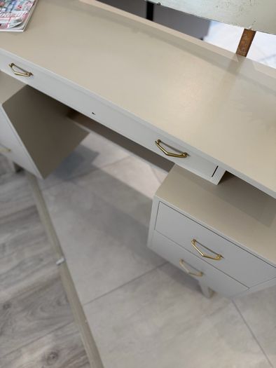 Vintage dressing table