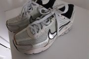 Nike Vomero 5