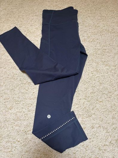 Lululemon leggings / navy / pockets / reflective/ new