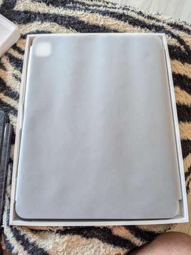 iPad M5 / M4 Magic Keyboard 13 inch (Read Description)