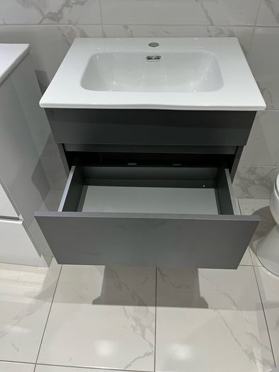 Special offer deal Brand New 600 Anthracite Floor Standing Unit and Basin