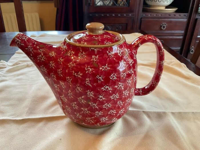 Nicholas Mosse Red Lawn tea pot first quality