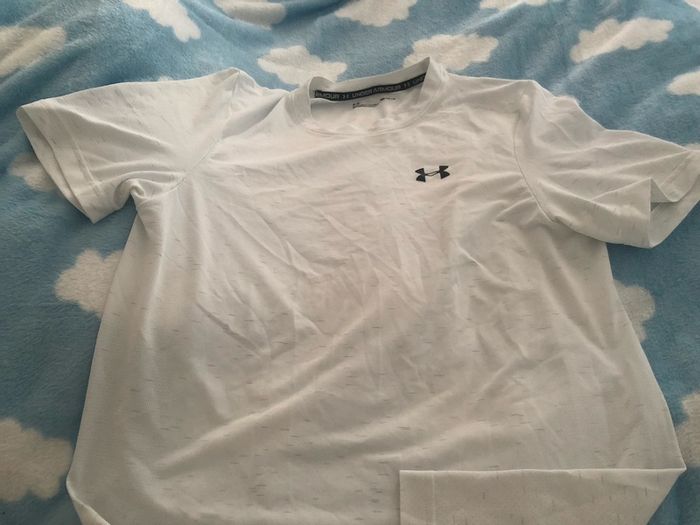 Under Armour mens top