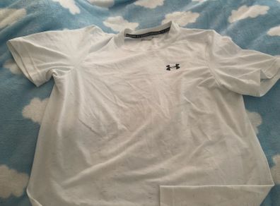 Under Armour mens top
