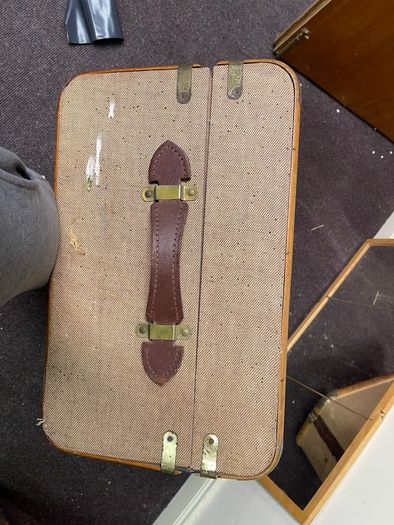 vintage leather trunks suitcases hatbox