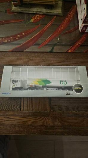 Oxford Diecast Scania Highline Tanker with BP livery