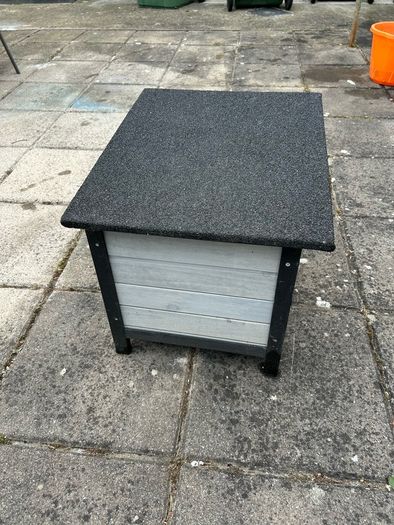 Outdoor cat house