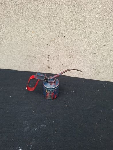 vintage oil can postage possible