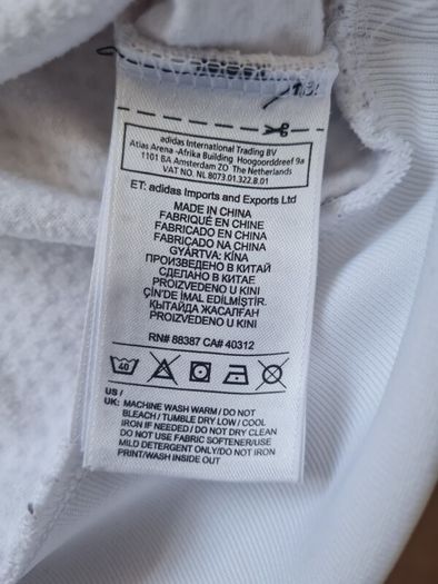 2017 Adidas originals jumper size 14 ptp 21" white polyester in excellent condition