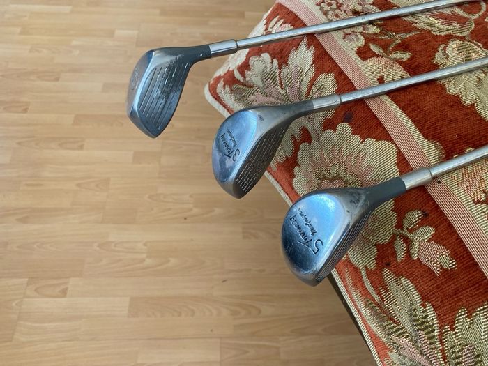 Set of left handed golf clubs