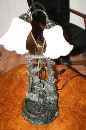 Vintage Fountain Table Lamp