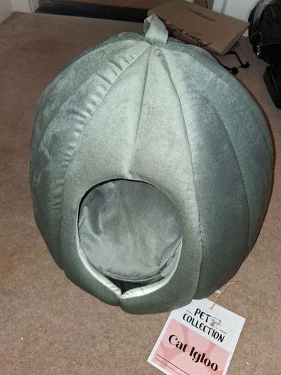 Cat bed new