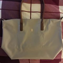 Tommy Hilfiger bag