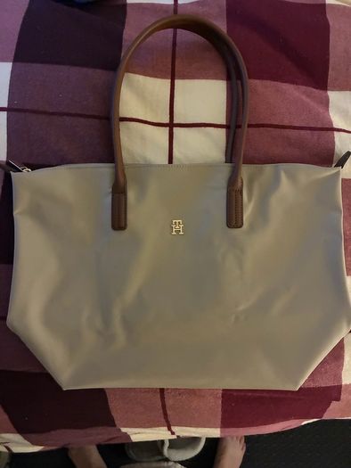 Tommy Hilfiger bag