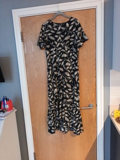 Dunnes  Stores  Print Frill Hem Dress.  S. M- 12.   B.N.W.T.